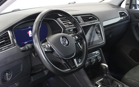 Volkswagen Tiguan II, 2018 год, 3 100 000 рублей, 17 фотография