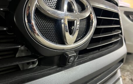 Toyota Hilux VIII, 2022 год, 6 300 000 рублей, 8 фотография