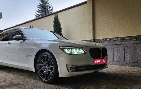 BMW 7 серия, 2012 год, 2 600 000 рублей, 24 фотография