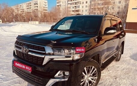Toyota Land Cruiser 200, 2020 год, 10 670 000 рублей, 3 фотография