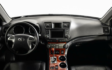 Toyota Highlander III, 2011 год, 1 910 000 рублей, 13 фотография