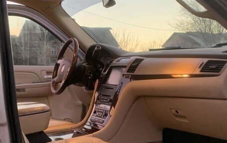 Cadillac Escalade III, 2007 год, 1 050 000 рублей, 29 фотография