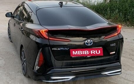 Toyota Prius IV XW50, 2017 год, 2 180 000 рублей, 15 фотография