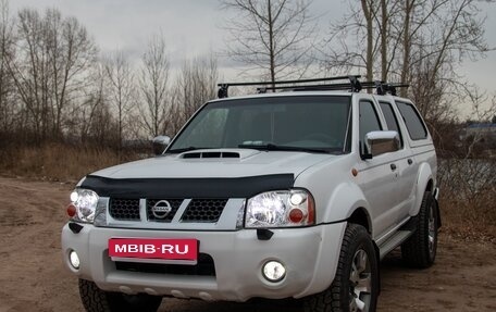 Nissan NP300, 2010 год, 1 350 000 рублей, 11 фотография