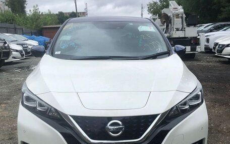 Nissan Leaf II, 2018 год, 1 990 000 рублей, 2 фотография