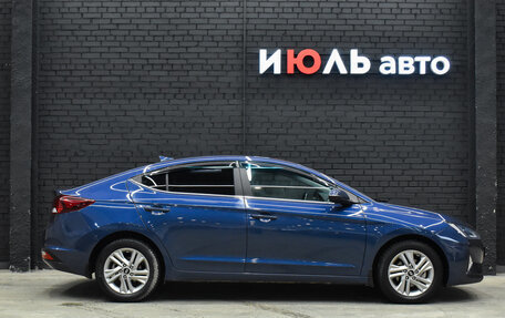 Hyundai Elantra VI рестайлинг, 2019 год, 1 800 000 рублей, 10 фотография