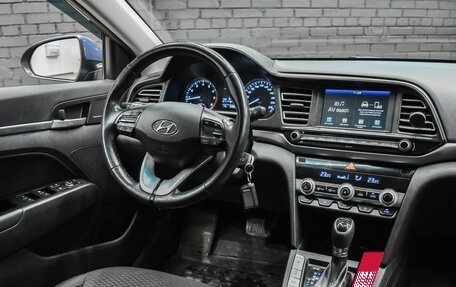 Hyundai Elantra VI рестайлинг, 2019 год, 1 800 000 рублей, 11 фотография