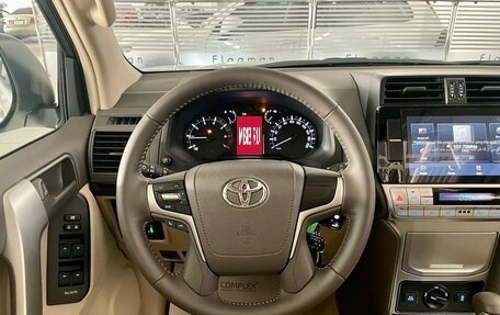 Toyota Land Cruiser Prado 150 рестайлинг 2, 2022 год, 7 650 000 рублей, 16 фотография