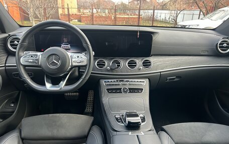 Mercedes-Benz E-Класс, 2019 год, 4 550 000 рублей, 9 фотография