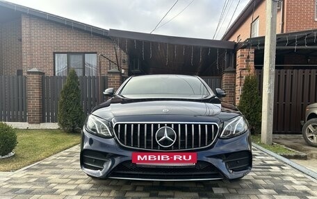 Mercedes-Benz E-Класс, 2019 год, 4 550 000 рублей, 7 фотография