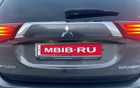 Mitsubishi Outlander III рестайлинг 3, 2018 год, 1 999 999 рублей, 8 фотография