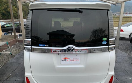 Toyota Voxy III, 2019 год, 2 051 000 рублей, 3 фотография
