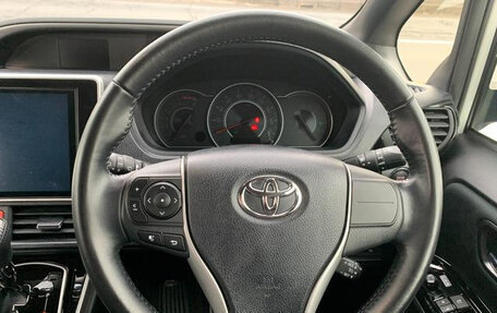 Toyota Voxy III, 2019 год, 2 051 000 рублей, 10 фотография