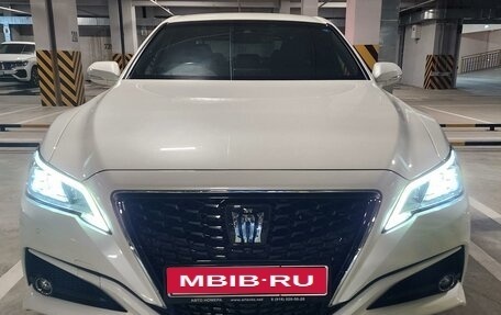 Toyota Crown, 2018 год, 4 050 000 рублей, 8 фотография