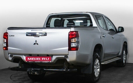 Mitsubishi L200 IV рестайлинг, 2021 год, 3 670 000 рублей, 5 фотография