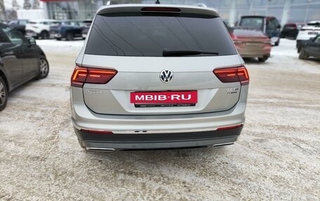 Volkswagen Tiguan II, 2018 год, 2 950 000 рублей, 10 фотография