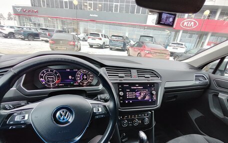 Volkswagen Tiguan II, 2018 год, 2 950 000 рублей, 29 фотография