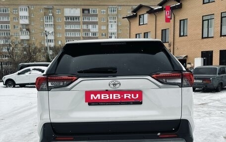 Toyota RAV4, 2021 год, 4 300 000 рублей, 5 фотография