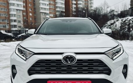Toyota RAV4, 2021 год, 4 300 000 рублей, 2 фотография