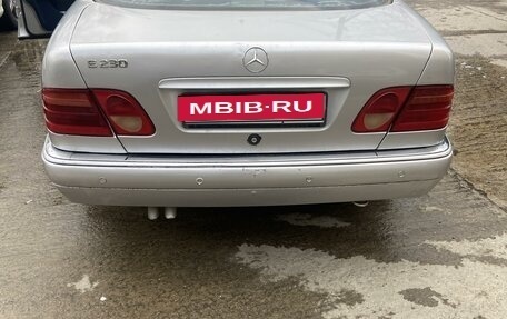 Mercedes-Benz E-Класс, 1995 год, 370 000 рублей, 4 фотография