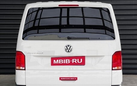 Volkswagen Caravelle T6 рестайлинг, 2021 год, 4 749 000 рублей, 4 фотография