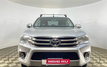 Toyota Hilux VIII, 2015 год, 2 999 000 рублей, 2 фотография