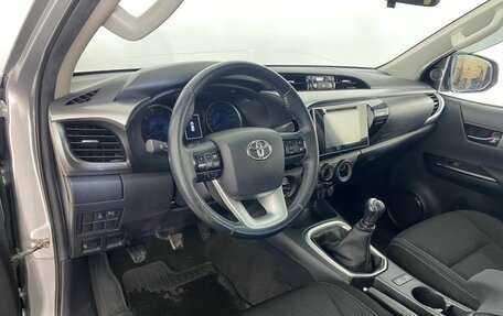 Toyota Hilux VIII, 2015 год, 2 999 000 рублей, 12 фотография