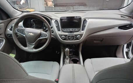 Chevrolet Malibu IX, 2017 год, 1 420 000 рублей, 10 фотография
