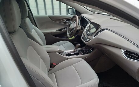 Chevrolet Malibu IX, 2017 год, 1 420 000 рублей, 9 фотография
