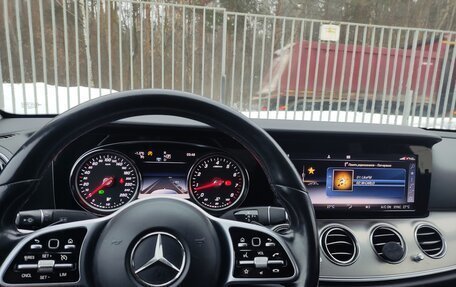 Mercedes-Benz E-Класс, 2019 год, 2 550 000 рублей, 19 фотография