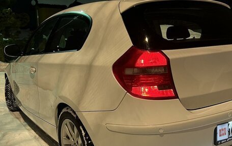 BMW 1 серия, 2011 год, 930 000 рублей, 6 фотография