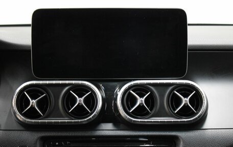 Mercedes-Benz X-Класс I, 2018 год, 4 200 000 рублей, 13 фотография