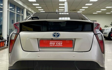 Toyota Prius IV XW50, 2017 год, 1 800 000 рублей, 5 фотография