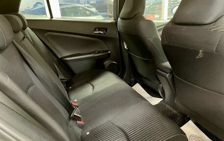 Toyota Prius IV XW50, 2017 год, 1 800 000 рублей, 9 фотография