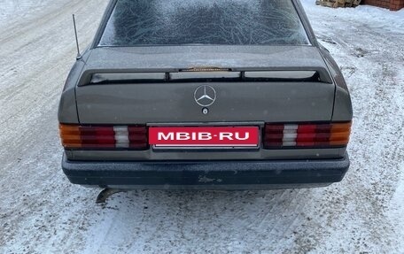 Mercedes-Benz 190 (W201), 1984 год, 230 000 рублей, 5 фотография