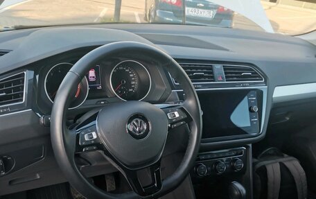 Volkswagen Tiguan II, 2019 год, 2 670 000 рублей, 11 фотография