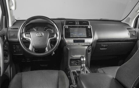 Toyota Land Cruiser Prado 150 рестайлинг 2, 2019 год, 5 279 000 рублей, 6 фотография