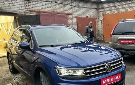 Volkswagen Tiguan II, 2018 год, 2 500 000 рублей, 9 фотография