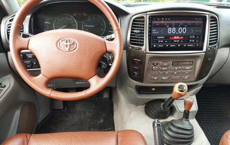 Toyota Land Cruiser 100 рестайлинг 2, 2007 год, 2 150 000 рублей, 10 фотография