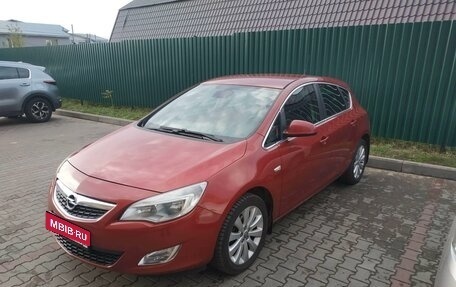 Opel Astra J, 2011 год, 960 000 рублей, 1 фотография