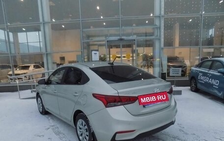 Hyundai Solaris II рестайлинг, 2019 год, 1 642 000 рублей, 5 фотография