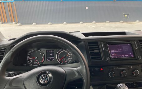 Volkswagen Transporter T6 рестайлинг, 2019 год, 3 500 000 рублей, 6 фотография