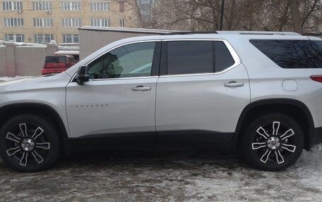 Chevrolet Traverse II, 2018 год, 3 600 000 рублей, 4 фотография