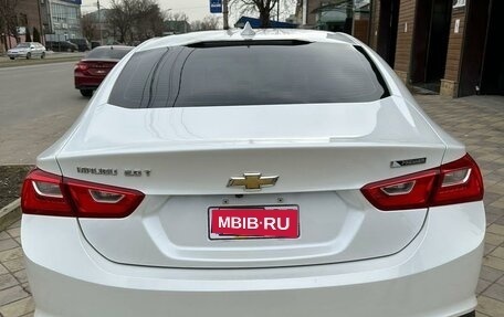 Chevrolet Malibu IX, 2017 год, 1 800 000 рублей, 6 фотография