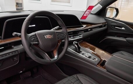 Cadillac Escalade V, 2023 год, 19 229 900 рублей, 9 фотография