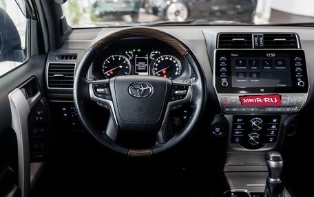 Toyota Land Cruiser Prado 150 рестайлинг 2, 2021 год, 7 500 000 рублей, 23 фотография