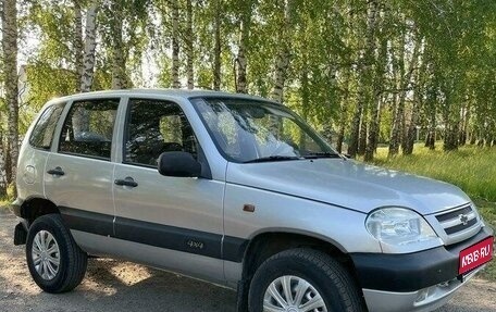 Chevrolet Niva I рестайлинг, 2005 год, 210 000 рублей, 1 фотография