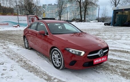 Mercedes-Benz A-Класс, 2019 год, 2 790 000 рублей, 2 фотография