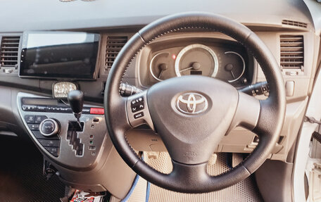 Toyota ISis I, 2011 год, 1 400 000 рублей, 10 фотография
