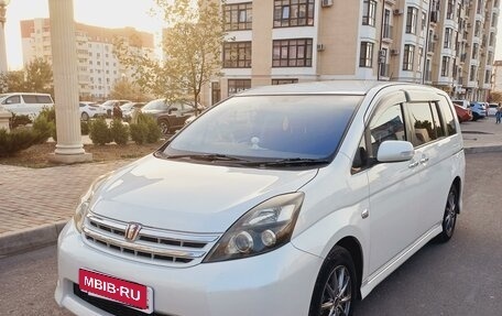 Toyota ISis I, 2011 год, 1 400 000 рублей, 3 фотография